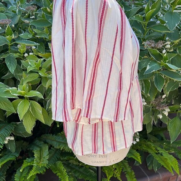 BLUE RAIN  RED AND WHITE SHORT SLEEVED SHIRT  Size M - Picture 2 of 5